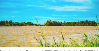 Nước sông Hương bỗng chuyển màu vàng đục, đỏ ngầu từ thượng nguồn đến hạ lưu