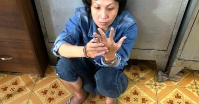 Bắt được người phụ nữ xúi con trộm tiền bà bán cà phê ở đường Lê Văn Sỹ