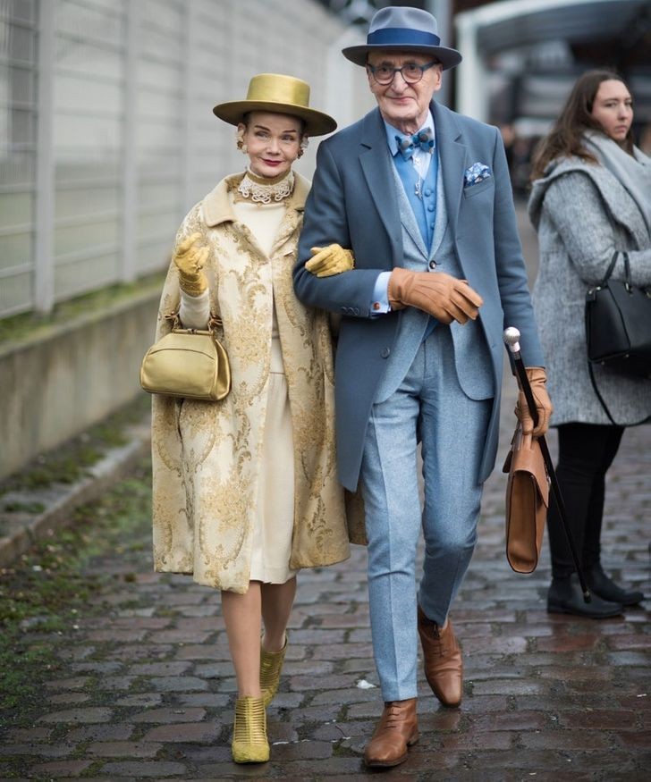 Một cặp vợ chồng cao tuổi đến từ Đức ăn mặc rất sành điệu