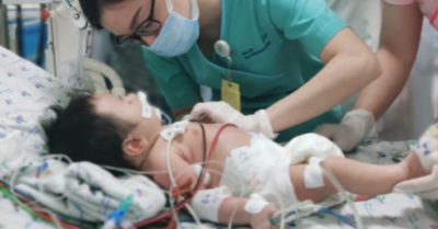 Bé trai 2 tháng tuổi da tái xanh – môi tím, nguy kịch do ngộ độc nitrite