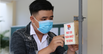 Học sinh phổ thông sáng chế máy đo thân nhiệt tự động, thiết bị phát hiện bỏ quên trẻ trên xe
