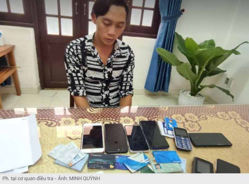 Nguyễn Văn Ph. bị bắt tại cơ quan điều tra về hành vi lừa đảo chiếm đoạt tài sản.