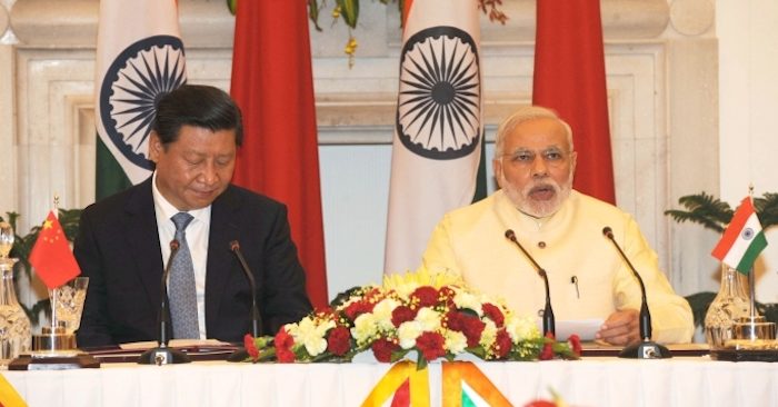 Thủ tướng Ấn Độ Shri Narendra Modi phát biểu tại cuộc họp báo với Chủ tịch Trung Quốc Tập Cận Bình, tại New Delhi, Ấn Độ, ngày 18/9/2014 (ảnh: Wikimedia Commons).