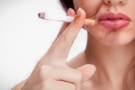Đừng để khói thuốc “vẽ thêm” nếp nhăn trên khuôn mặt bạn